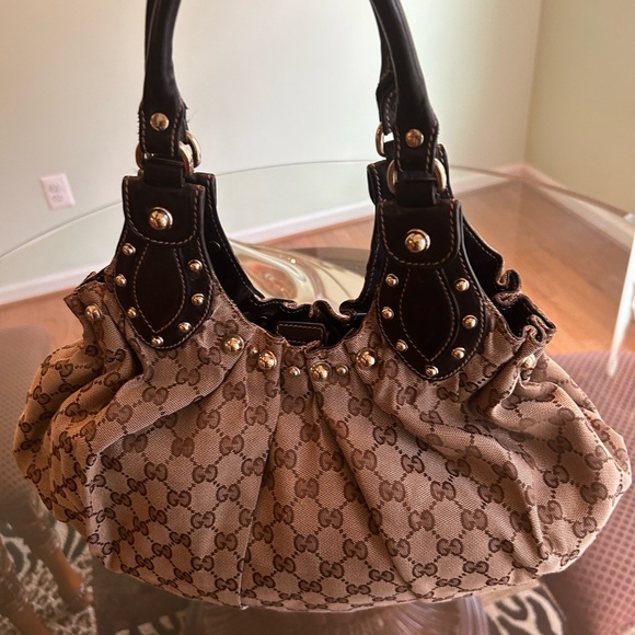 Gucci Shoulder Bag - Picture 11 of 15